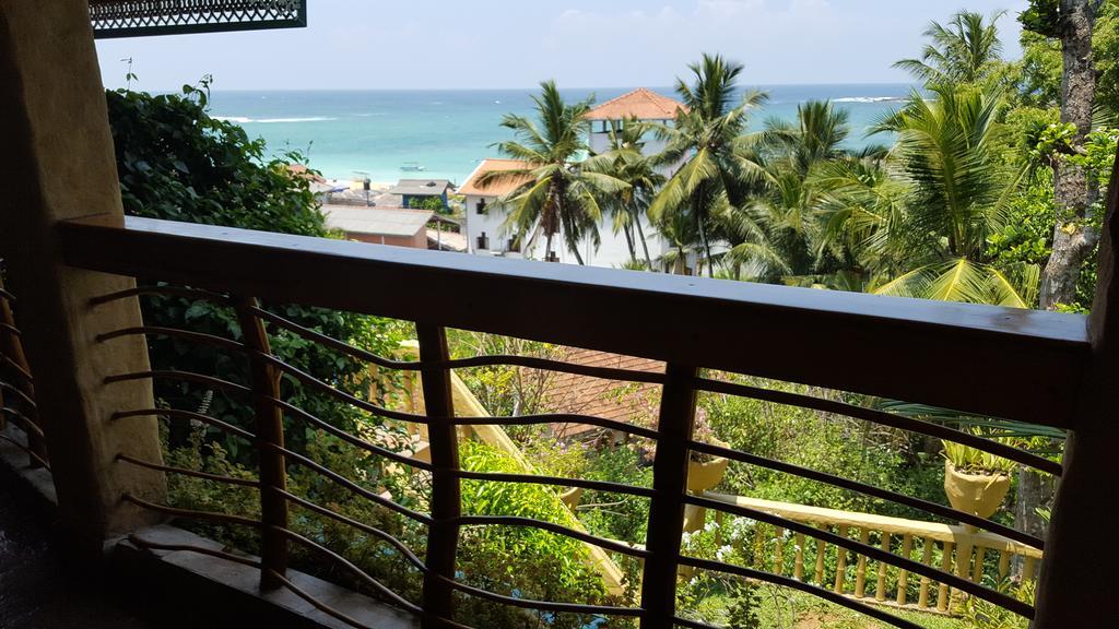 Hôtel Penthouse On The Rocks à Unawatuna Extérieur photo