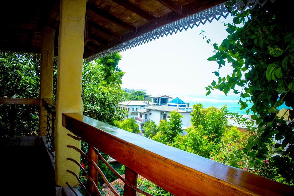 Hôtel Penthouse On The Rocks à Unawatuna Extérieur photo