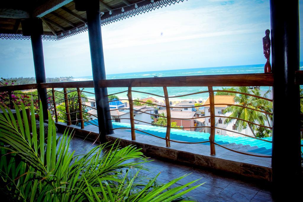 Hôtel Penthouse On The Rocks à Unawatuna Extérieur photo