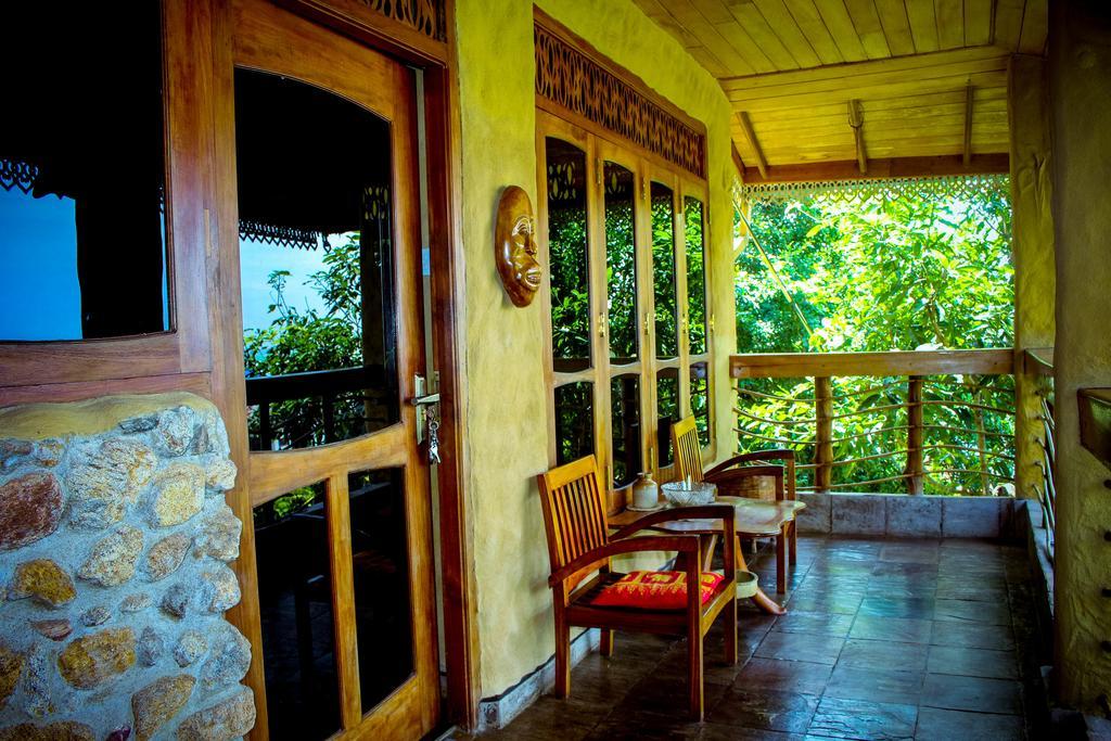 Hôtel Penthouse On The Rocks à Unawatuna Extérieur photo